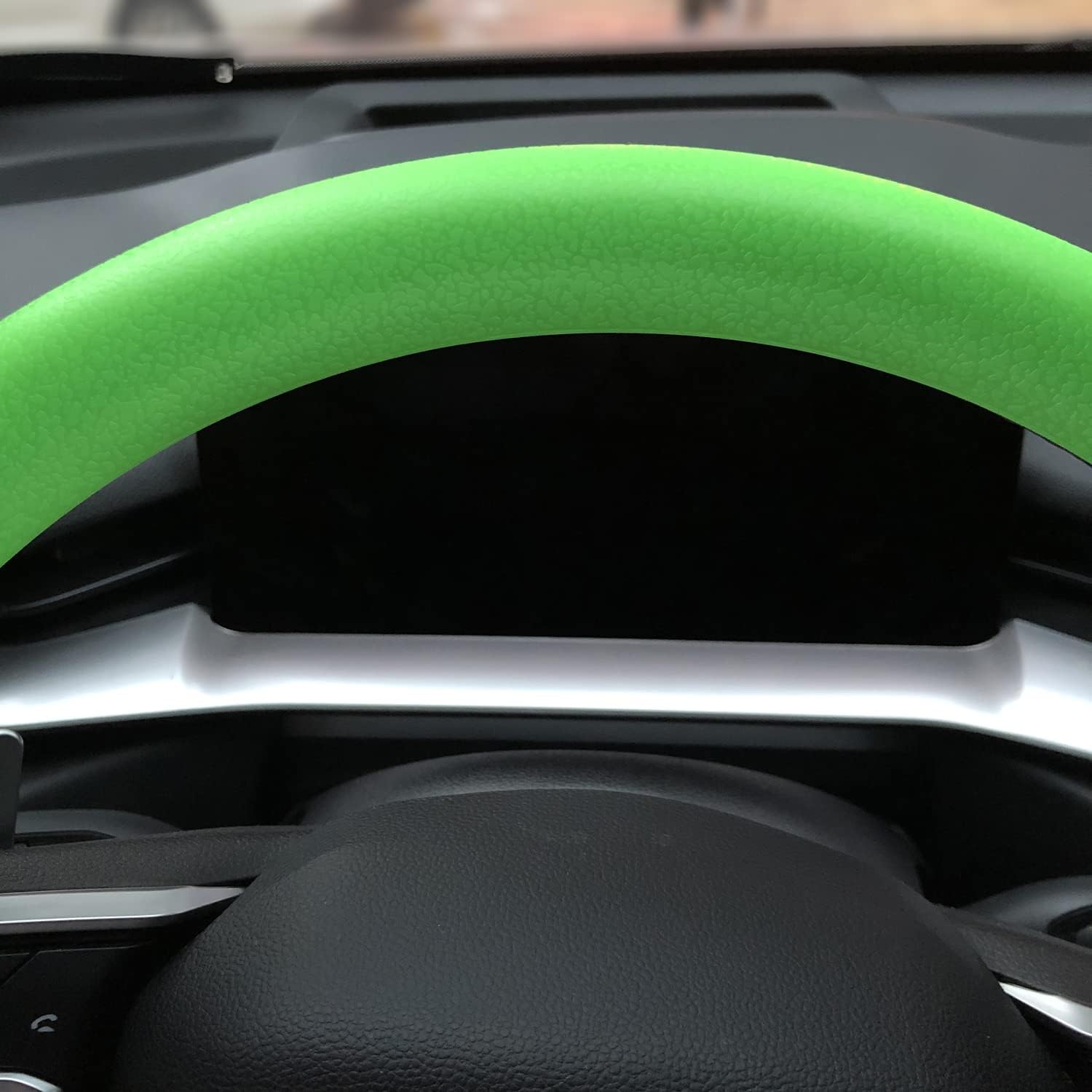 Gripoxio™ Non-slip silicone steering wheel protector