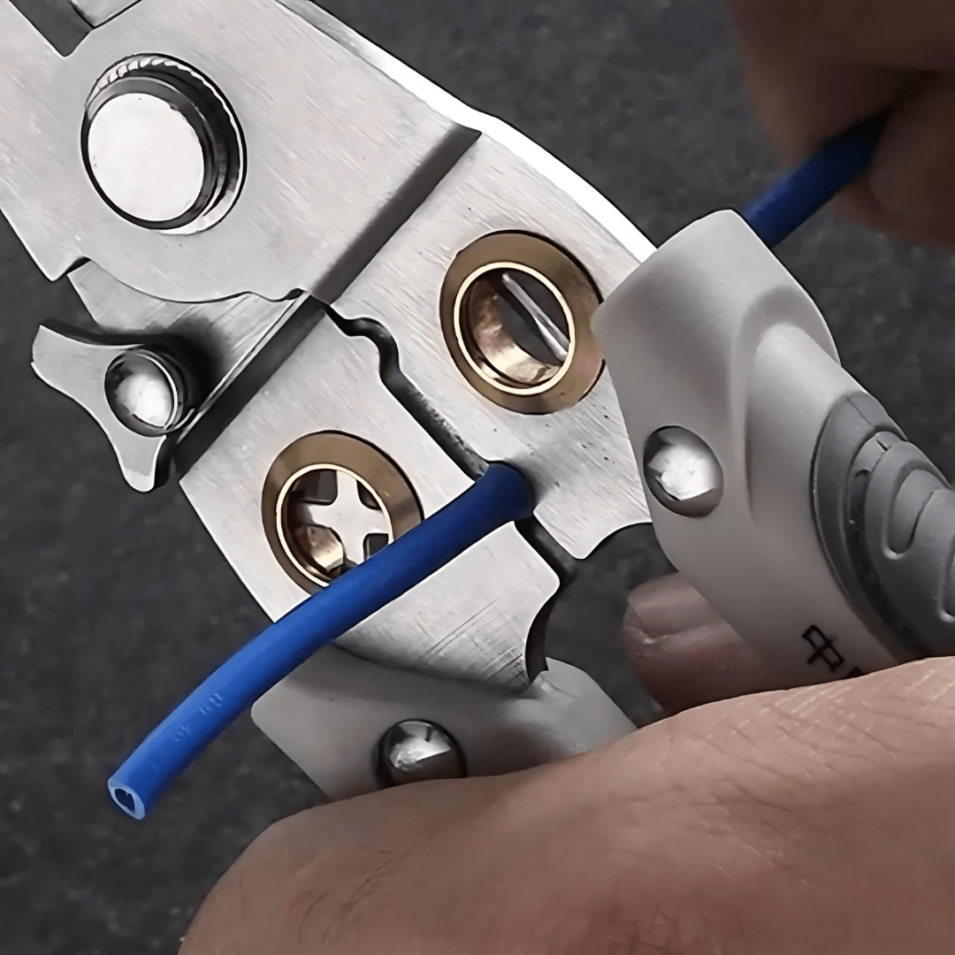 Multi-functional Wire Stripper & Cutter Zaavio®